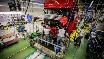 Coronavirus : l’usine Scania à Angers ferme son site