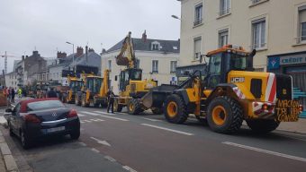 Les artisans défilent à Angers contre la fin du gazole non routier