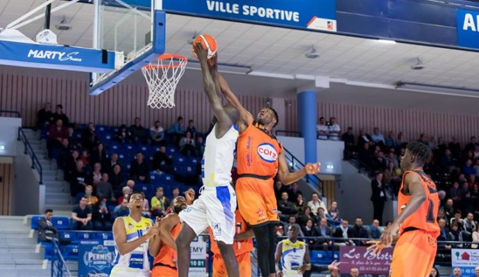 L’Etoile Angers Basket assure l’essentiel contre Feurs