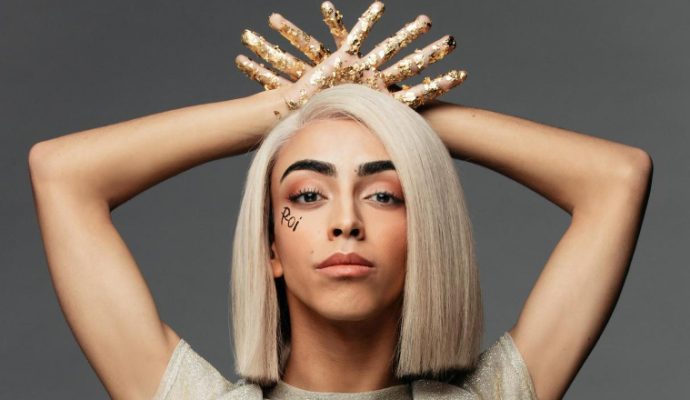 Bilal Hassani, le chanteur représentant la France à l’Eurovision en dédicace à Angers