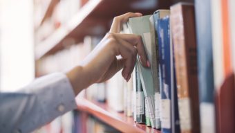 Les bibliothèques et ludothèques municipales restent ouvertes pendant le confinement