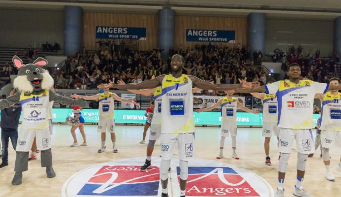 Basket : l’EAB poursuit sa belle série, l’UFAB chute pour ses débuts