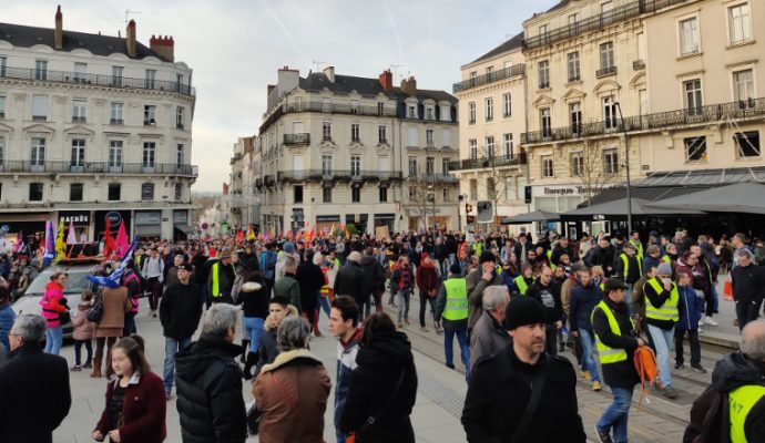 Réforme de retraites : les syndicats veulent maintenir la pression