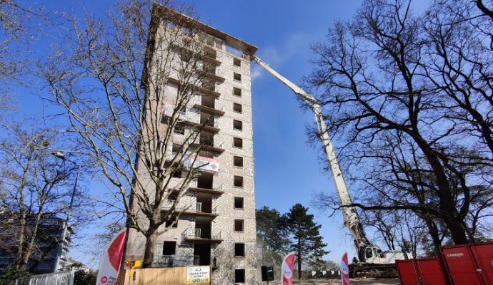 A Belle-Beille, la démolition de la tour Boisramé marque une nouvelle étape de la rénovation urbaine