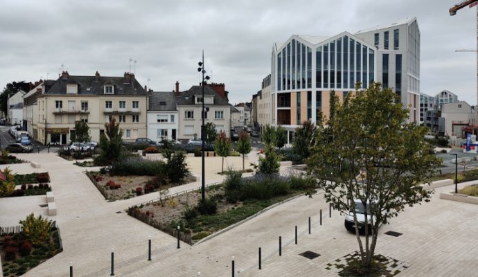 Cette œuvre va rendre hommage aux juifs déportés depuis Angers en 1942