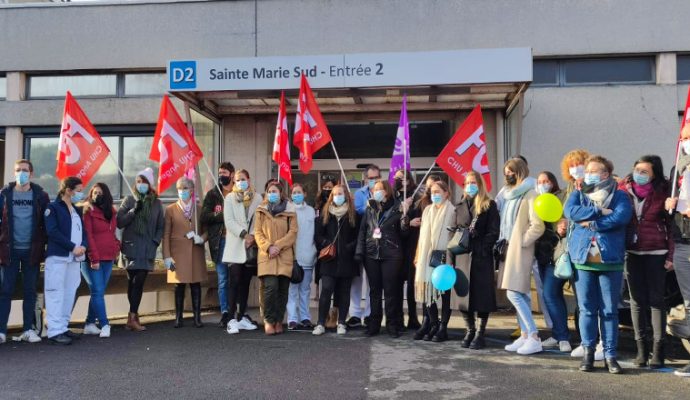 Le personnel des urgences du CHU d’Angers réclame plus de moyens