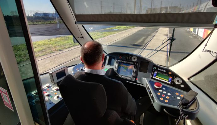 Irigo organise une tournée en bus pour recruter 80 nouveaux conducteurs de bus et de tramway à Angers