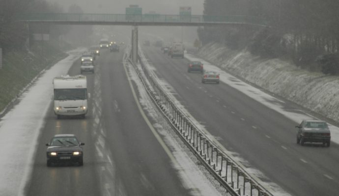 Neige et verglas : la préfecture de Maine-et-Loire appelle à la vigilance sur les routes