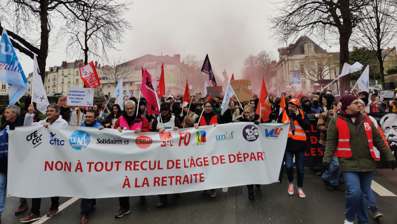 Tête de cortège Roi René - Manif retraite