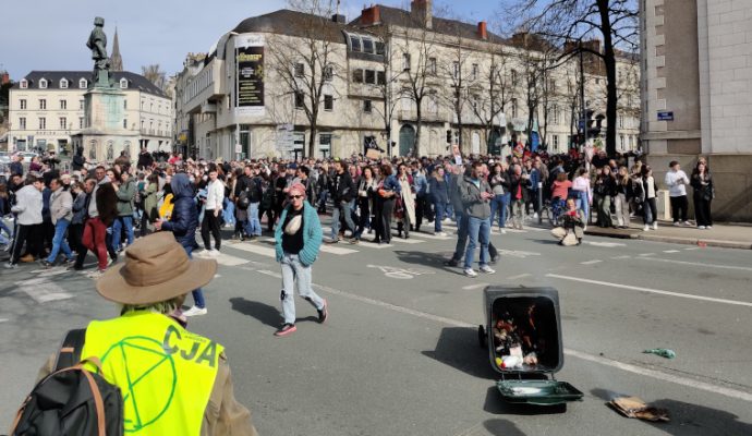 Réforme des retraites : l’intersyndicale « déplore le nombre de blessés » dans la manifestation angevine