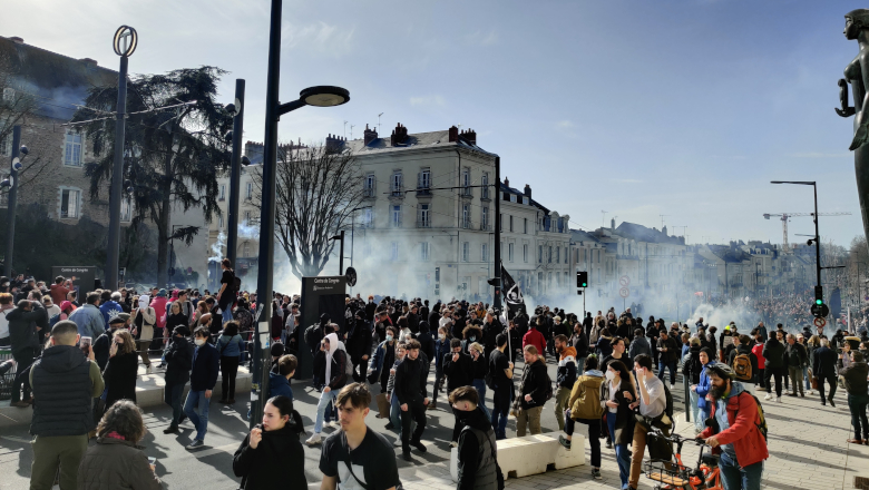 Tensions Centre de congrès - Manif retraites