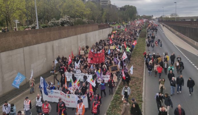 Réforme des retraites : des manifestants moins nombreux mais toujours aussi déterminés