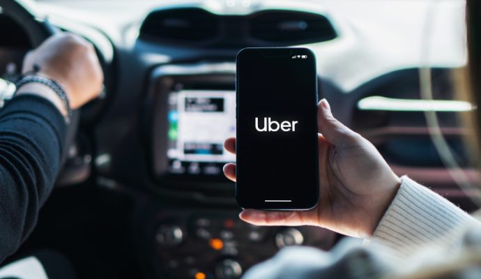 La plateforme de VTC Uber arrive à Angers