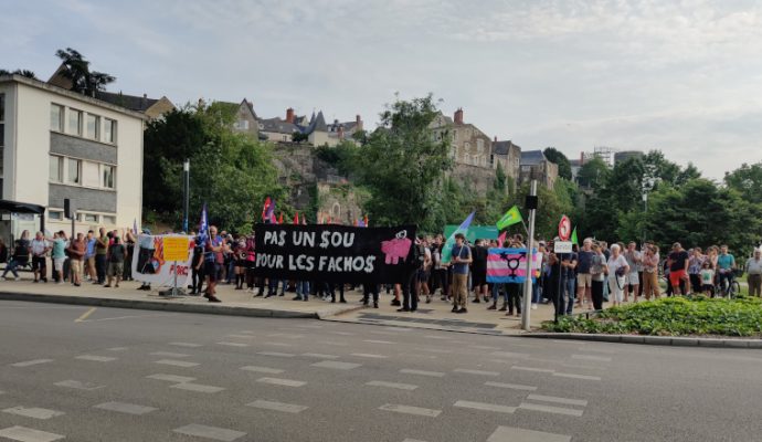 La présence au sein des Halles Cœur de Maine des Blancs de l’Ouest ne passe pas