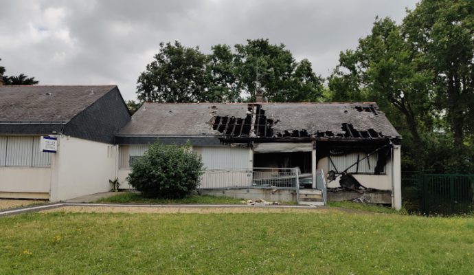 Le commissariat de Monplaisir incendié pendant les émeutes rouvre ses portes