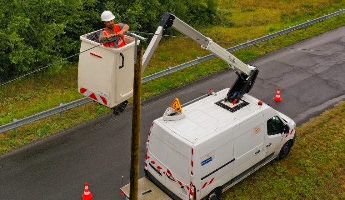 Tous les collèges publics de Maine-et-Loire sont connectés à la fibre