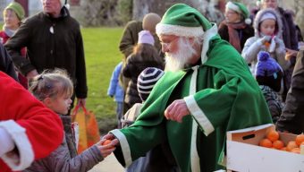 Les « Pères Noël verts » du Secours populaire mobilisés pour les fêtes de fin d’année