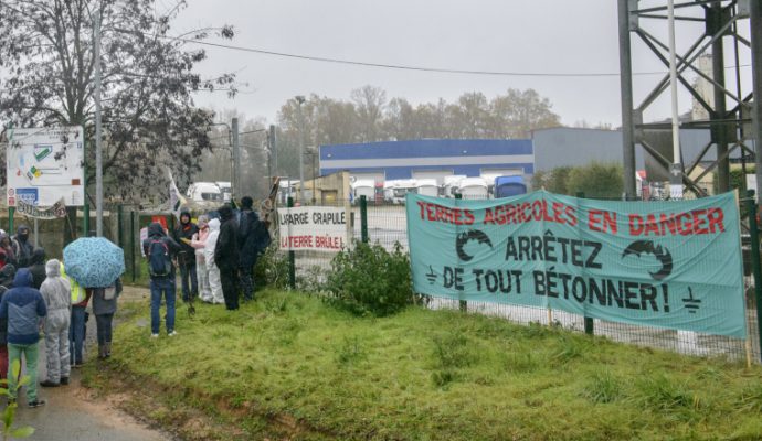 Désobéissance civile : pourquoi choisissent-ils ce mode d’action ?