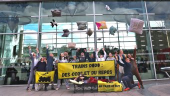 À Angers, ils se rassemblent en pyjama pour le retour des trains de nuit