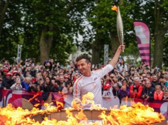 Revivez en images le passage de la flamme olympique à Angers