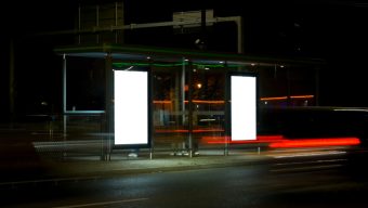 La ville d’Angers va réduire la publicité lumineuse