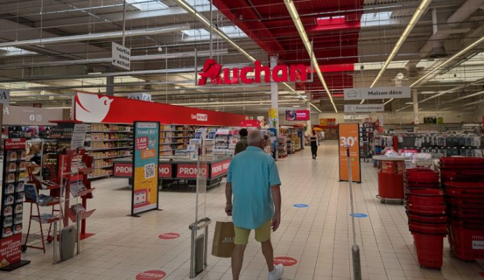 Les deux hypermarchés Auchan de l’agglomération angevine ne seront pas concernés par les changements d’enseigne