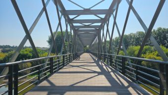 Piétons et cyclistes peuvent à nouveau emprunter le pont de Pruniers