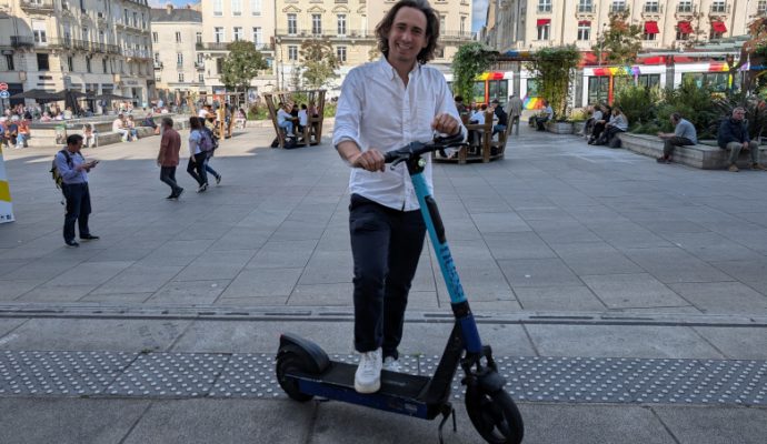 L’entreprise angevine Pony multiplie ses trottinettes et vélos électriques à travers la France