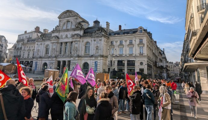 Plus de 200 personnes ont manifesté à l’occasion des Assises des départements de France