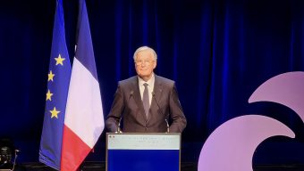 Depuis Angers, Michel Barnier annonce un assouplissement des efforts financiers des départements