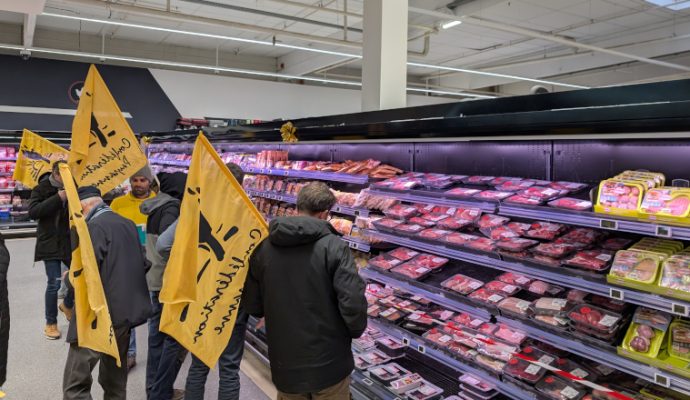 À Angers, les agriculteurs ne relâchent pas la pression