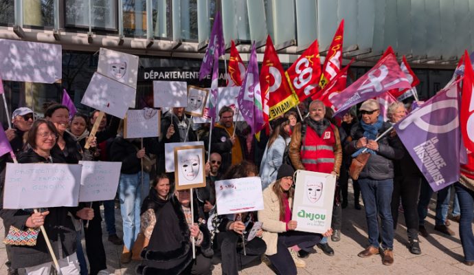 Protection de l’enfance : les syndicats ne lâchent pas la pression