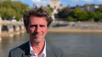 Élections municipales : Romain Laveau désigné vainqueur de la primaire de la gauche
