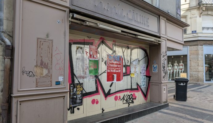 À Angers, la rue Saint-Aubin fait grise mine