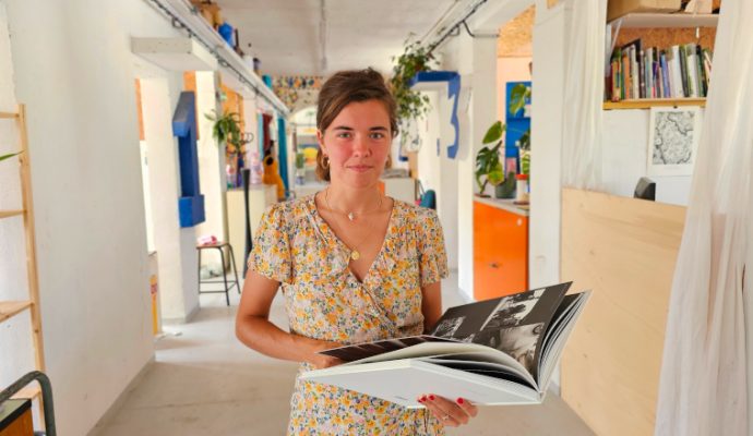 À Angers, cette rédactrice raconte les histoires des entreprises
