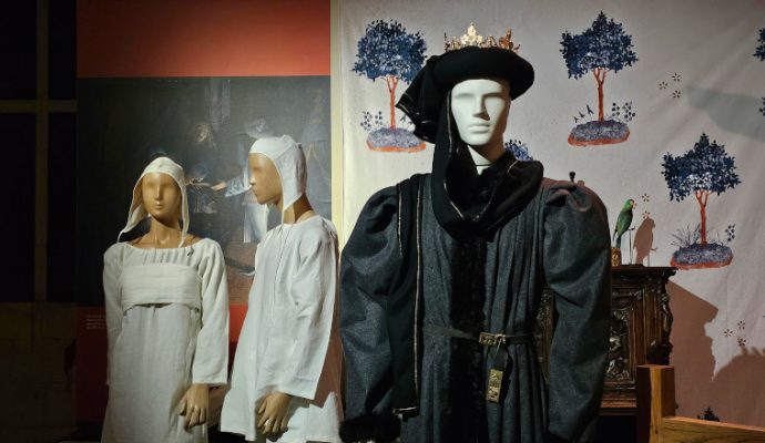 Des lycéens redonnent le faste d’antan du château d’Angers dans une reconstitution historique