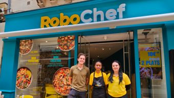 À Angers, un restaurant de wok piloté par des robots a ouvert ses portes