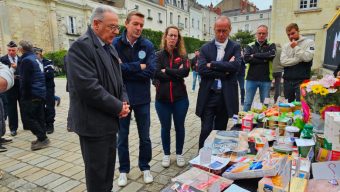 Les agriculteurs dénoncent la concurrence des produits importés autour d’un « banquet de la honte »