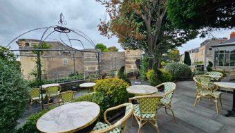 Un nouveau bar et restaurant avec vue panoramique sur le château d’Angers ouvre ses portes