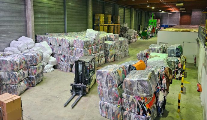 Face à l’afflux massif de vêtements, Apivet cherche à préserver son activité