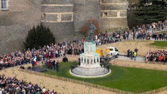 La statue du Roi René de retour sur une place Kennedy transformée
