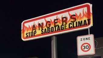 Plusieurs panneaux de signalisation recouverts de flammes dans l’agglomération angevine