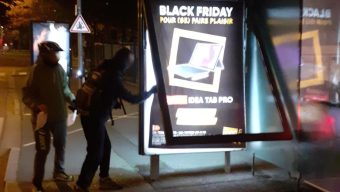 Plusieurs centaines de publicités retirées des rues d’Angers