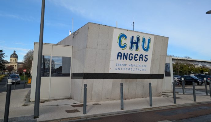 Des renforts hospitaliers et des déprogrammations ciblées au CHU d&rsquo;Angers