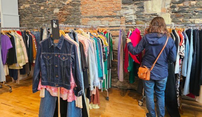 Friply ouvre sa première friperie permanente dans le centre-ville d’Angers