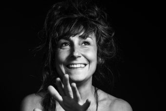 Coline Linder : « La sorcière moderne dit des choses qu’on ne veut pas entendre »