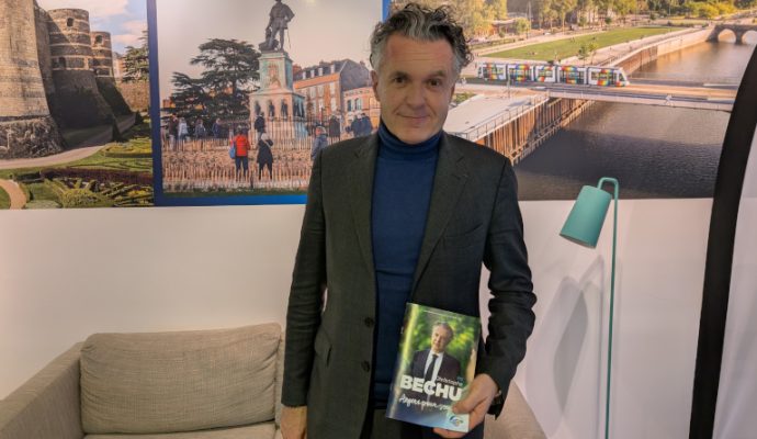 Municipales : Christophe Béchu présente un programme avec 200 mesures