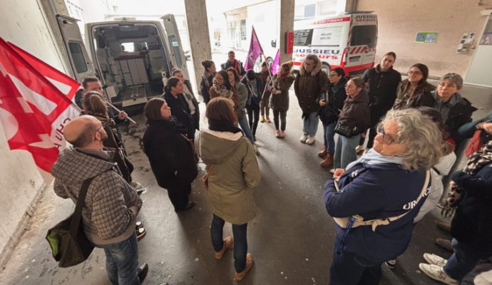 Malgré une nouvelle rencontre entre syndicats et direction la grève continue aux urgences du CHU d&rsquo;Angers