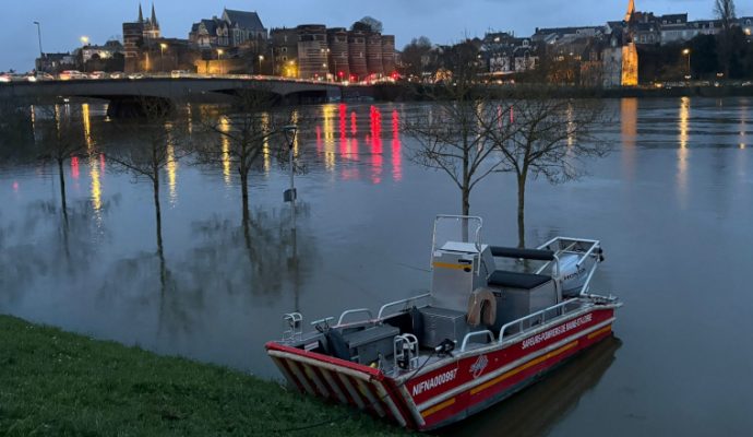 Crues : la Maine va dépasser la cote de 6,12 m et menace le centre-ville d’Angers
