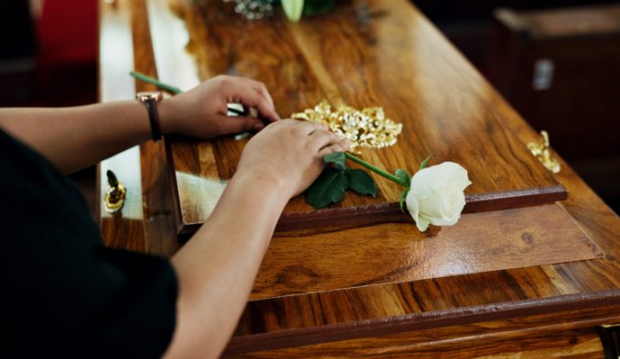 Cette association souhaiterait que des salles communales soient mises à disposition pour célébrer des obsèques